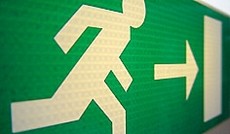 © Fotolia/MAMZ Images, Fluchtwegschild © Fotolia/MAMZ Images, Fluchtwegschild