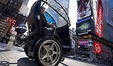 © AP/Jin Lee, Der neue Puma von General Motors und Segway. © AP/Jin Lee, Der neue Puma von General Motors und Segway.