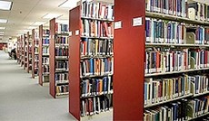 © Fotolia/Stephen Coburn, Regale einer Bibliothek © Fotolia/Stephen Coburn, Regale einer Bibliothek