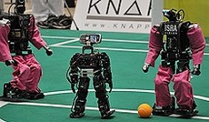 © ORF.at/Nadja Igler, Roboter spielen Fußball © ORF.at/Nadja Igler, Roboter spielen Fußball