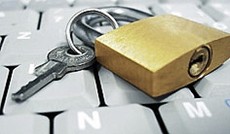 © Fotolia/Falko Matte, Schloss auf Tastatur © Fotolia/Falko Matte, Schloss auf Tastatur
