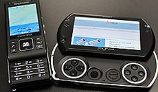 © ORF.at/Nadja Igler, Sonys PSP und Sony Ericsson Handy C905 © ORF.at/Nadja Igler, Sonys PSP und Sony Ericsson Handy C905