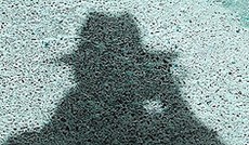 © Fotolia/Peter Voss, Schatten von einem Mann mit Hut © Fotolia/Peter Voss, Schatten von einem Mann mit Hut