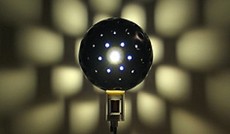 © Bild: Auger-loizeau, Alex Zivanovic, Carnivorous Domestic Entertainment Robot © Bild: Auger-loizeau, Alex Zivanovic, Carnivorous Domestic Entertainment Robot