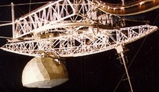 © Courtesy of the NAIC - Arecibo Observatory, a facility of the NSF, Arecibo-Teleskop © Courtesy of the NAIC - Arecibo Observatory, a facility of the NSF, Arecibo-Teleskop