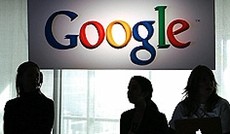 © Reuters/Robert Galbraith, Google Schriftzug und Silhouetten von Personen © Reuters/Robert Galbraith, Google Schriftzug und Silhouetten von Personen