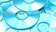 � Fotolia/Thomas Aumann, Unbeschriebene DVDs