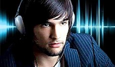 � Fotolia/IKO,ktsdesign (Montage), Mann h�rt Musik