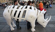 � Bild: eSeL.at, Nashorn-Attrappe