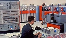  AP/IBM, IBM-Werbung mit Rechenanlage aus den 60er-Jahren