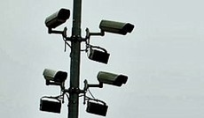 � Bild: ZVG, Masten mit �berwachungskameras