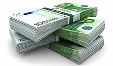 � Fotolia/Tomislav Forgo, Gestapelte Hundert-Euro-Scheine