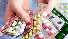 � Fotolia/Robert Kneschke, Medikamente