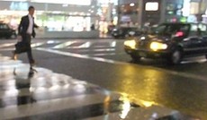 � G�nter Hack, Laufender Mann im Regen