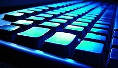 © Fotolia/Emin Ozkan, Computer-Tastatur grün beleuchtet © Fotolia/Emin Ozkan, Computer-Tastatur grün beleuchtet